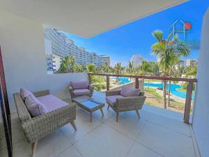 Vacaciones perfectas en Acapulco Diamante: cómodo departamento con vista a la alberca