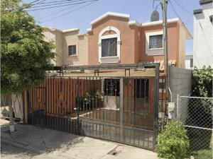 Casa en venta en Villa Residencial del Prado, Mexicali, Baja California