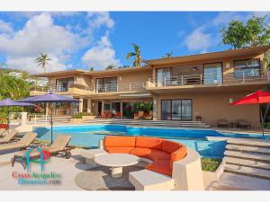 Casa en renta vacacional con 5 recámaras, alberca privada, jacuzzi, vista al mar