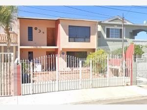Casa en venta en Otay Universidad, Tijuana, Baja California
