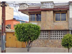 Casa en venta en Unidad Vicente Guerrero, Iztapalapa, Ciudad de México