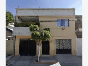 Casa en venta en Jardines de Santa Clara, Ecatepec de Morelos, México