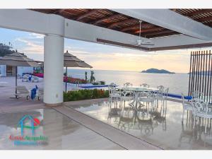 Exclusiva casa en renta vacacional en Las Brisas con alberca privada y vista al mar Exclusiva casa en renta vacacional en Las Brisas con alberca privada y vista al mar