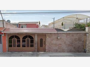 Casa en venta en Villa de las Flores 1a Sección (Unidad Coacalco), Coacalco de Berriozábal, México