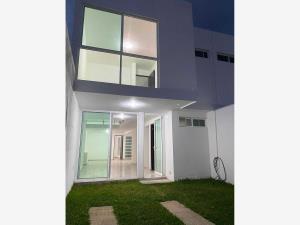 Casa en venta en Bosques de Cuernavaca, Cuernavaca, Morelos Casa en venta en Bosques de Cuernavaca, Cuernavaca, Morelos