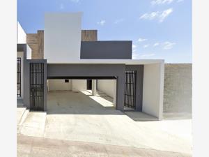 Casa en venta en Jardines de Chapultepec, Tijuana, Baja California