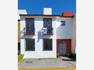 Casa en venta en Valle de la Hacienda, Toluca, México