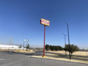 Terreno en venta en San Miguel Totocuitlapilco, Metepec, México
