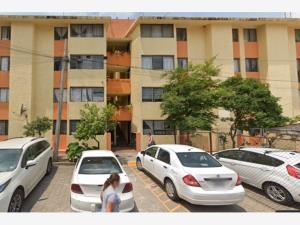 EXCELENTE SE VENDE DEPARTAMENTO PLANTA BAJA UH EL SAUZ MUY BIEN UBICADO