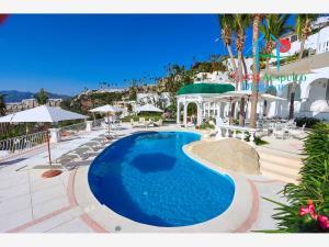 Casa en renta vacacional con 7 recámaras, alberca privada y vista al mar