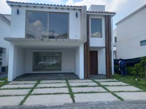 Casa en venta en Condado del Valle, Metepec, México