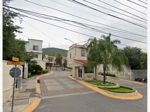 Casa en remate en Haciendas de la Sierra, San Pedro Garza García, Nuevo León
