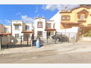 Casa en venta en Villa Residencial del Prado, Ensenada, Baja California
