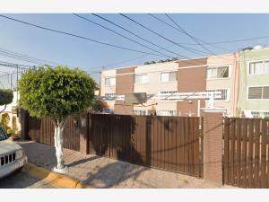 Departamento en remate en Bosques de Aragon, Nezahualcóyotl, México