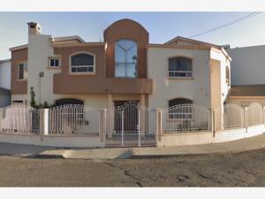 Casa en venta en Loma Dorada, Ensenada, Baja California