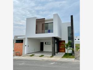 Casa en venta en Lomas de la Rioja, Alvarado, Veracruz de Ignacio de la Llave Casa en venta en Lomas de la Rioja, Alvarado, Veracruz de Ignacio de la Llave