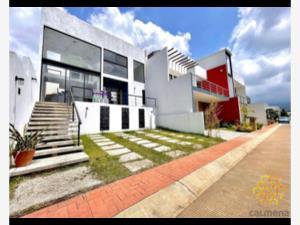 Casa en venta en Ahuatlán Tzompantle, Cuernavaca, Morelos Casa en venta en Ahuatlán Tzompantle, Cuernavaca, Morelos
