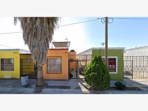 Casa en remate en Vistas del Río, Juárez, Nuevo León