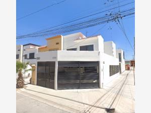 Casa en venta en Urbana Morelos, Soledad de Graciano Sánchez, San Luis Potosí