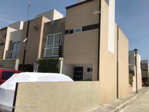 Casa en venta en San Pedro Totoltepec, Toluca, México