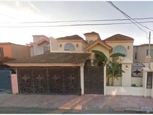 Casa en venta en Otay Universidad, Tijuana, Baja California