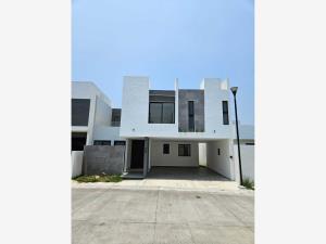 Casa en venta en Las Lomas Residencial, Alvarado, Veracruz de Ignacio de la Llave