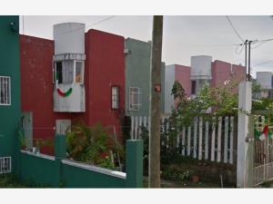 Casa en venta en Villas de San Clemente, Álamo Temapache, Veracruz de Ignacio de la Llave