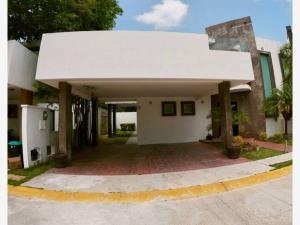 Casa en remate en Canterías, Carmen, Campeche