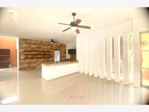 Casa en renta en Residencial Cumbres, Benito Juárez, Quintana Roo
