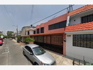 Casa en remate en Constitucion de 1917, Iztapalapa, Ciudad de México