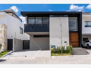 Casa en venta en El Molino Residencial y Golf, León, Guanajuato Casa en venta en El Molino Residencial y Golf, León, Guanajuato