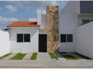 Casa en venta en Rafael Hernandez Ochoa, Martínez de la Torre, Veracruz de Ignacio de la Llave