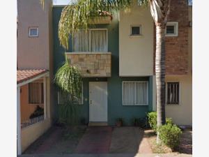 Casa en venta en Real Del Bosque, Zapopan, Jalisco