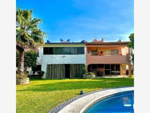 Casa en venta en Club de Golf Santa Fe, Xochitepec, Morelos Casa en venta en Club de Golf Santa Fe, Xochitepec, Morelos