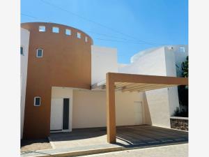 Amplia casa en venta