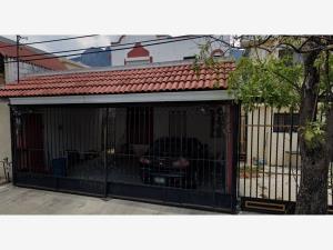 Casa en venta en Camino Real, Guadalupe, Nuevo León