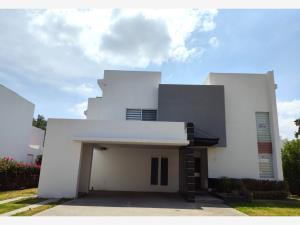 Casa en renta en Balvanera Polo y Country Club, Corregidora, Querétaro