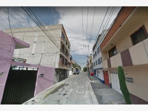 Edificio en remate en Pedregal de Santo Domingo, Coyoacán, Ciudad de México