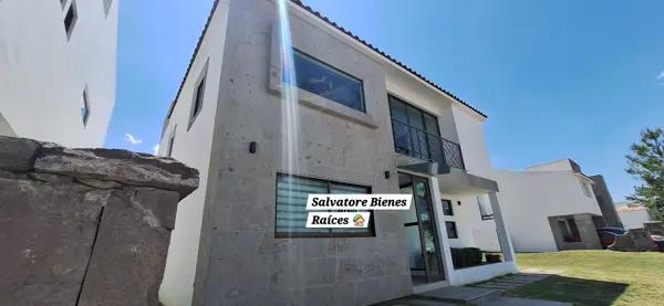 Casa en venta en San Miguel Totocuitlapilco, Metepec, México