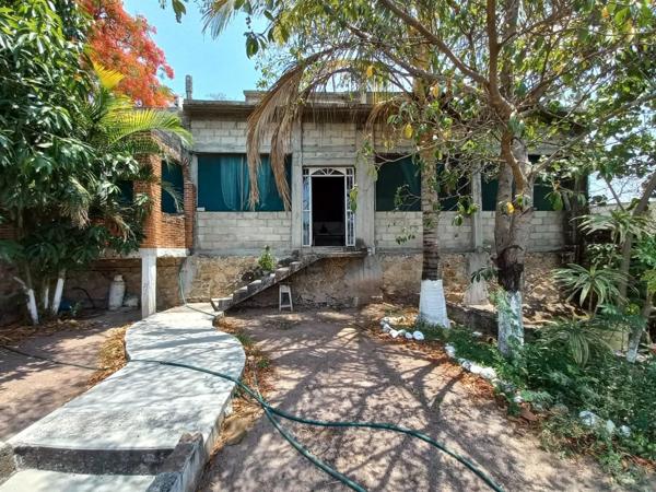 Casa en Tehuixtla, a tan solo 3 minutos de balneario ISSSTEHUIXTLA