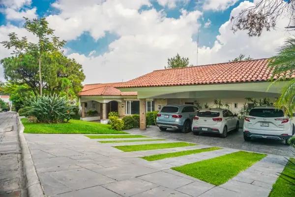 Casa en venta en El Prado, Zapopan, Jalisco Casa en venta en El Prado, Zapopan, Jalisco