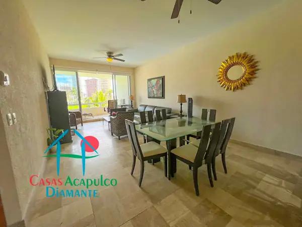 Depa en renta vacacional con 2 recámaras y terraza con vista al campo de golf