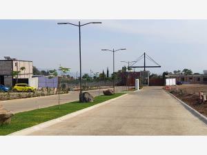 Terreno en venta en Jardines de Zoquipa, Cuernavaca, Morelos Terreno en venta en Jardines de Zoquipa, Cuernavaca, Morelos