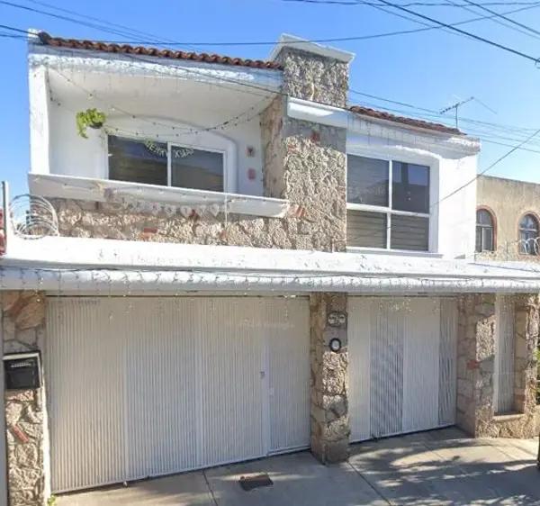 Casa en venta en Jardines Alcalde, Guadalajara, Jalisco