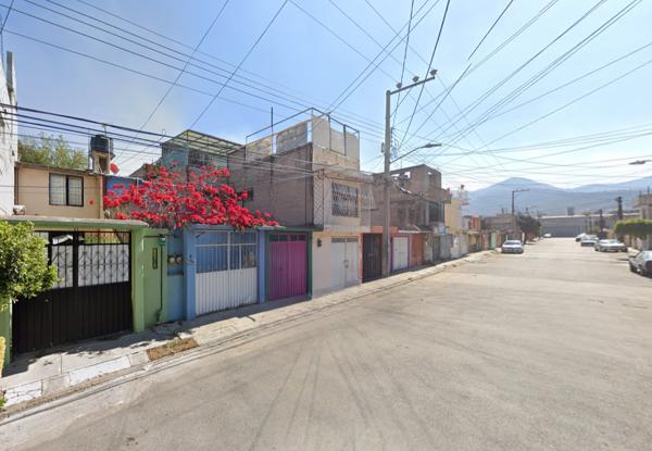 Casa en venta en Fuentes del Valle, Tultitlán, México