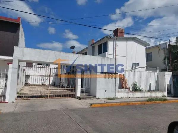 Casa en venta en Cazones, Poza Rica de Hidalgo, Veracruz de Ignacio de la Llave Casa en venta en Cazones, Poza Rica de Hidalgo, Veracruz de Ignacio de la Llave