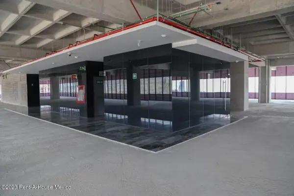 Oficina en venta en Hacienda de las Palmas, Huixquilucan, México