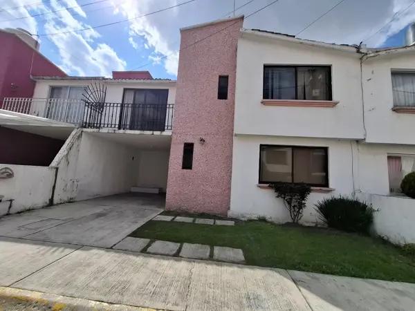 Casa en renta en Azteca, Toluca, México