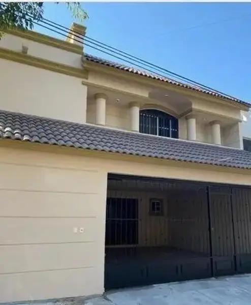 Casa en venta en Lagos del Bosque, Monterrey, Nuevo León