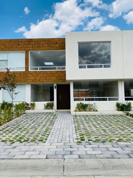 Casa en renta en Lomas Virreyes, Calimaya, México